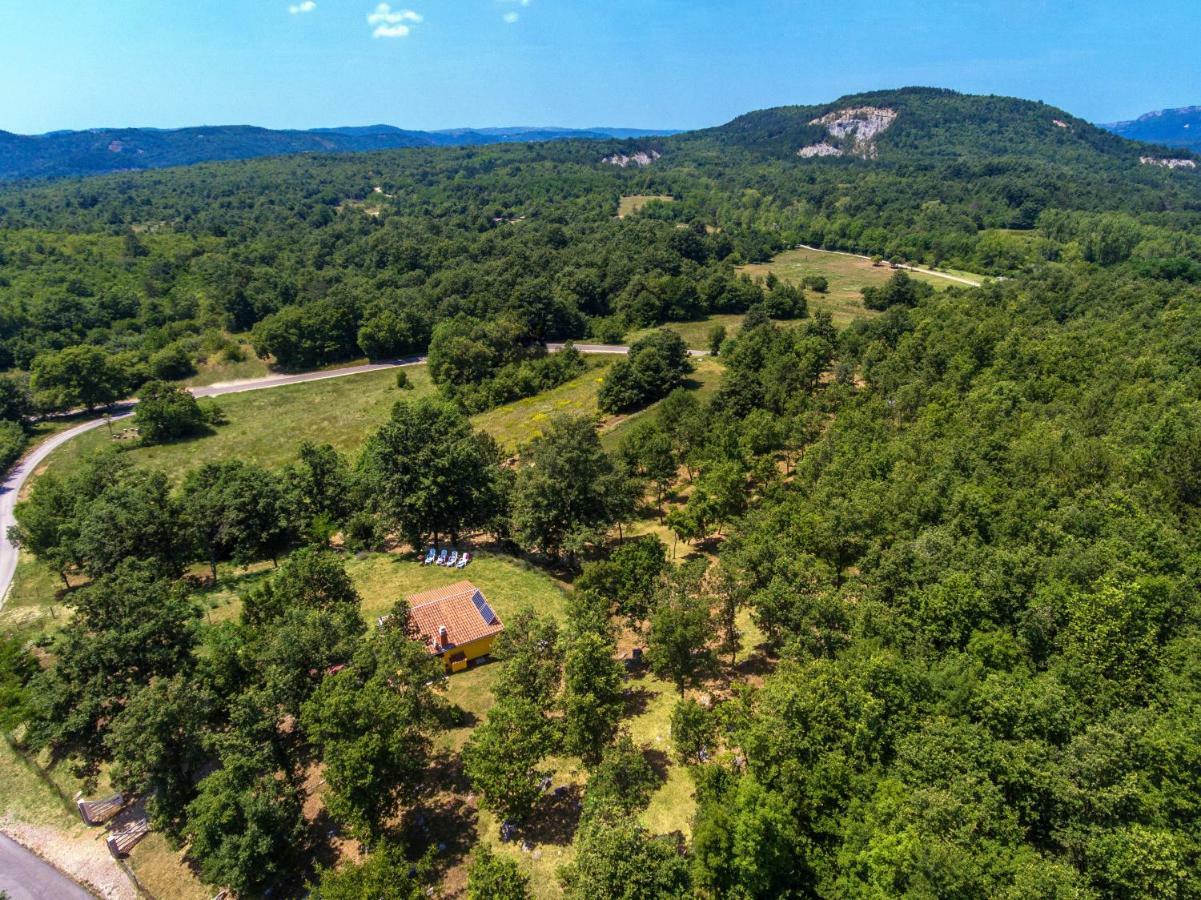 Vacation Home Latini Hum Экстерьер фото