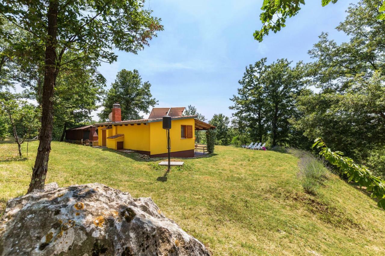 Vacation Home Latini Hum Экстерьер фото
