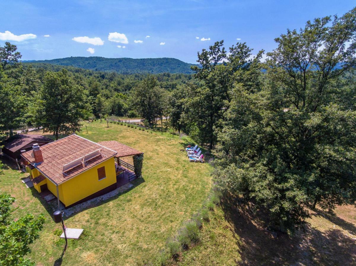Vacation Home Latini Hum Экстерьер фото